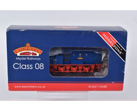 A BOXED OO GAUGE BACHMANN BRANCHLINE MODEL RAILWAY DIESEL SHUNTER LOCOMOTIVE Class 08 no. 878 'BASRA' in Longmoor Military Ra