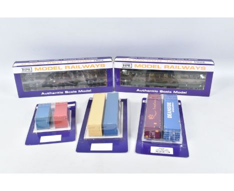 FIVE BOXED OO GAUGE DAPOL MODEL RAILWAY WAGON FREIGHTLINERS AND ACCESSORIES, to include two packs with  2 containers each, a 