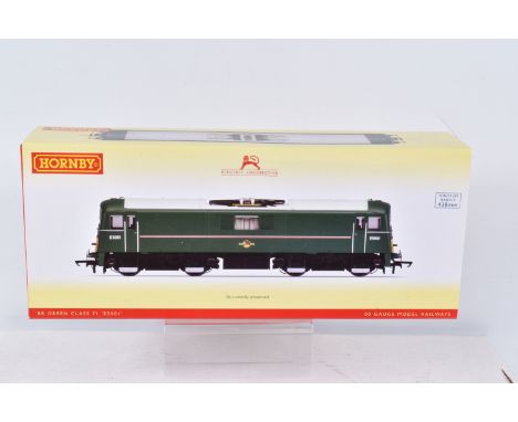 A BOXED OO GAUGE HORNBY MODEL RAILWAY LOCOMOTIVE Class 71, no. E5001 in BR Green with Small Yellow Panels, item no. R3373, ap