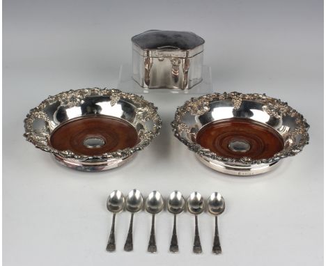 A set of six George V silver ribbon and reeded coffee spoons, Sheffield 1922 by Cooper Brothers &amp; Sons Ltd, weight 71.6g,