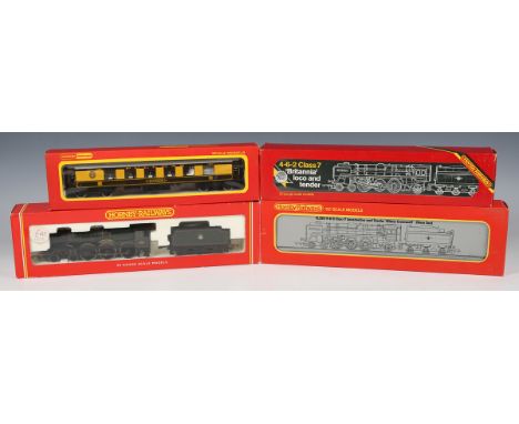 Three Hornby locomotives and tenders, comprising R.063 'Britannia', R.2086 'Earl Cairns' and R.552 'Oliver Cromwell', all box