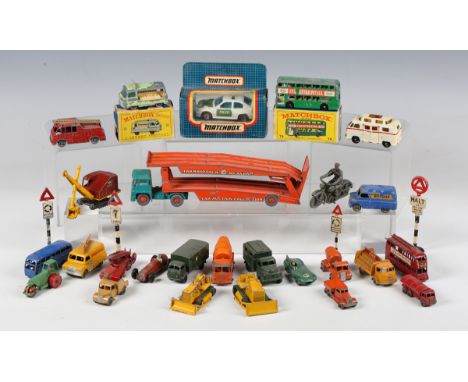 A collection of Matchbox 1-75 Series, King Size and Major Pack cars and commercial, army and public transport vehicles (playw