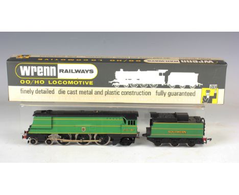 A Wrenn gauge OO/HO W2305 locomotive 21C107 'Wadebridge' and tender in Southern green livery, boxed with two packing pieces a