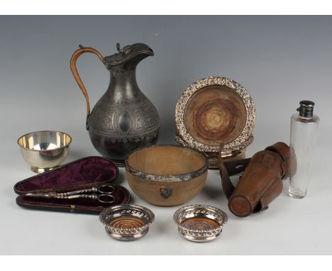 An Edwardian silver mounted turned wood bowl, Chester 1903, diameter 14cm, together with a group of plated items, including a