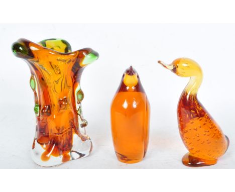 Three pieces of retro vintage mid 20th century circa. 1960's&nbsp; studio art glass to include a Whitefriars Dilly Duck figur