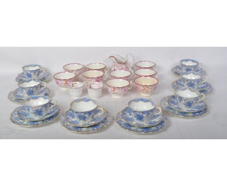 &nbsp;A collection of 19th century China to include a believed Worcester Grainger part tea service and a blue and white China
