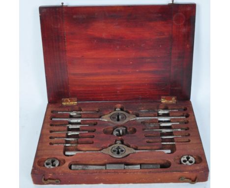 A vintage 20th century&nbsp;L.A.LLtd engineers tools drill pieces held within a mahogany fitted case. Measures 24cm x 16cm x 