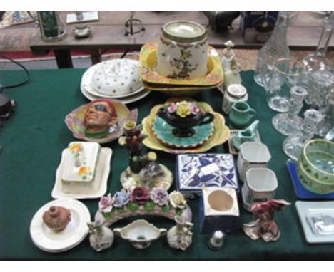 SUNDRY LOT OF CERAMICS INCLUDING THREE PIECES OF CARLTONWARE, FIGURINES, ETC. 
