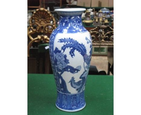 ORIENTAL STYLE GLAZED BLUE AND WHITE CERAMIC VASE, APPROXIMATELY 45cm HIGH 