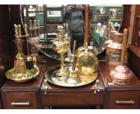 QUANTITY OF VARIOUS COPPER AND BRASSWARE INCLUDING OIL LAMP, FIRESIDE SET, BED WARMER, SHIP'S LIGHT, ETC. 