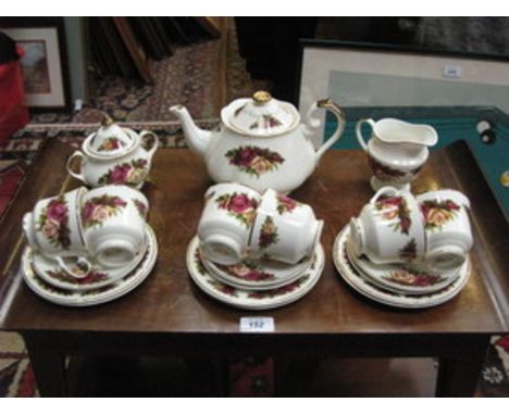 SALISBURY COUNTRY ROSES STYLE TWENTY-ONE PIECE TEA SET 