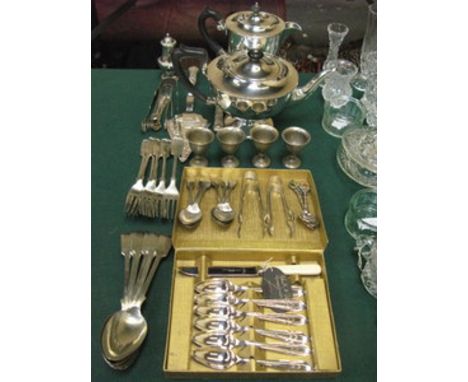 PARCEL OF BOXED AND UNBOXED SILVER PLATED FLATWARE, TEA AND COFFEE POTS, SUGAR TONGS, ETC. 