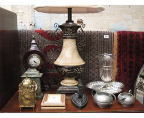 SUNDRY LOT INCLUDING TABLE LAMP, THREE VARIOUS CLOCKS, PLATED CENTREPIECE, ETC. 