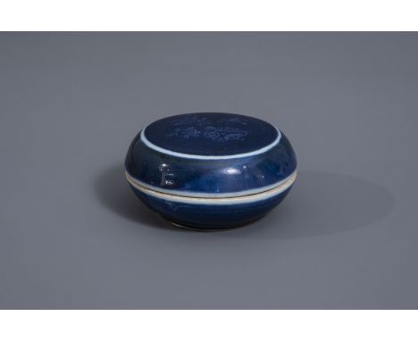 A Chinese monochrome blue seal paste box and cover, Kangxi -- Dia.: 9,5 cm -- -- --  Please request condition reports by e-ma