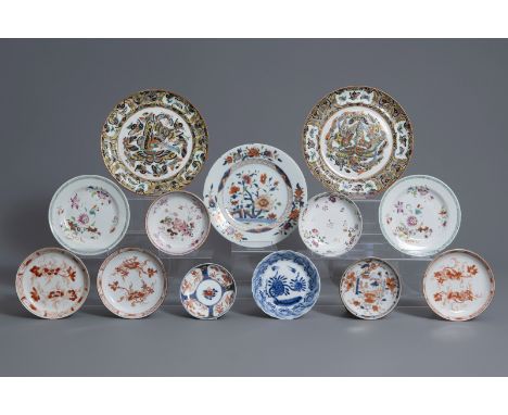 A varied collection of Chinese plates and saucers, 18th/19th C. -- Dia.: 24,6 - 10,8 cm (the tallest and the smallest item) -