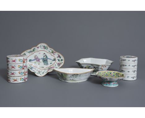 A varied collection of Chinese qianjiang cai and famille rose porcelain, 19th/20th C. -- Dia.: 13,5 - 8,2 cm (the widest and 