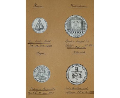 Album: mit ca. 350 meist auf Pp. aufgez. (mehrere lose) Emblemen von Logen, versch. Techniken u. Formate, 1. H. 20. Jh. Kl.4°