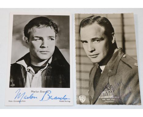 Brando, Marlon: (1924 Omaha - Los Angeles 2004). Eh. Unterschr. auf Portrait- Postkarte.  Warner Brothers Karte 277 (Sayonara
