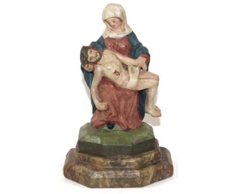 Pieta Vesperbild,: wohl süddeutsche Holzschnitzarbeit 19.Jh. Sitzende Maria mit Christus auf getrepptem Holzsockel. Farbfassu