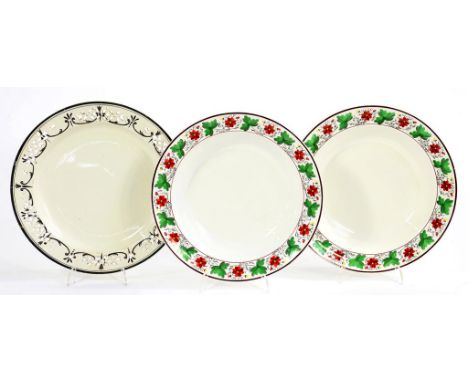 A PIERCED CREAMWARE PLATE, PAINTED IN SEPIA ENAMEL, 25.5CM D, C1790 AND A PAIR OF SPODE CREAMWARE SOUP PLATES, EARLY 19TH C