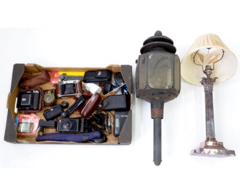 MISCELLANEOUS METALWARE INCLUDING AN EPNS LAMP BASE, A VICTORIAN CARRIAGE LAMP AND CAMERA, ETC