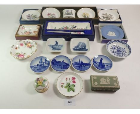 A quantity of porcelain decorative trinket boxes and ornaments including Royal Worcester, Copenhagen, Crown Derby etc. Many i