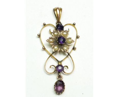 An Edwardian 9 ct gold openwork pendant set amethyst and seed pearls, 2g 