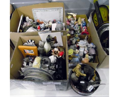 Large quantity of ceramic figures, models of animals, etc. (5 boxes) 