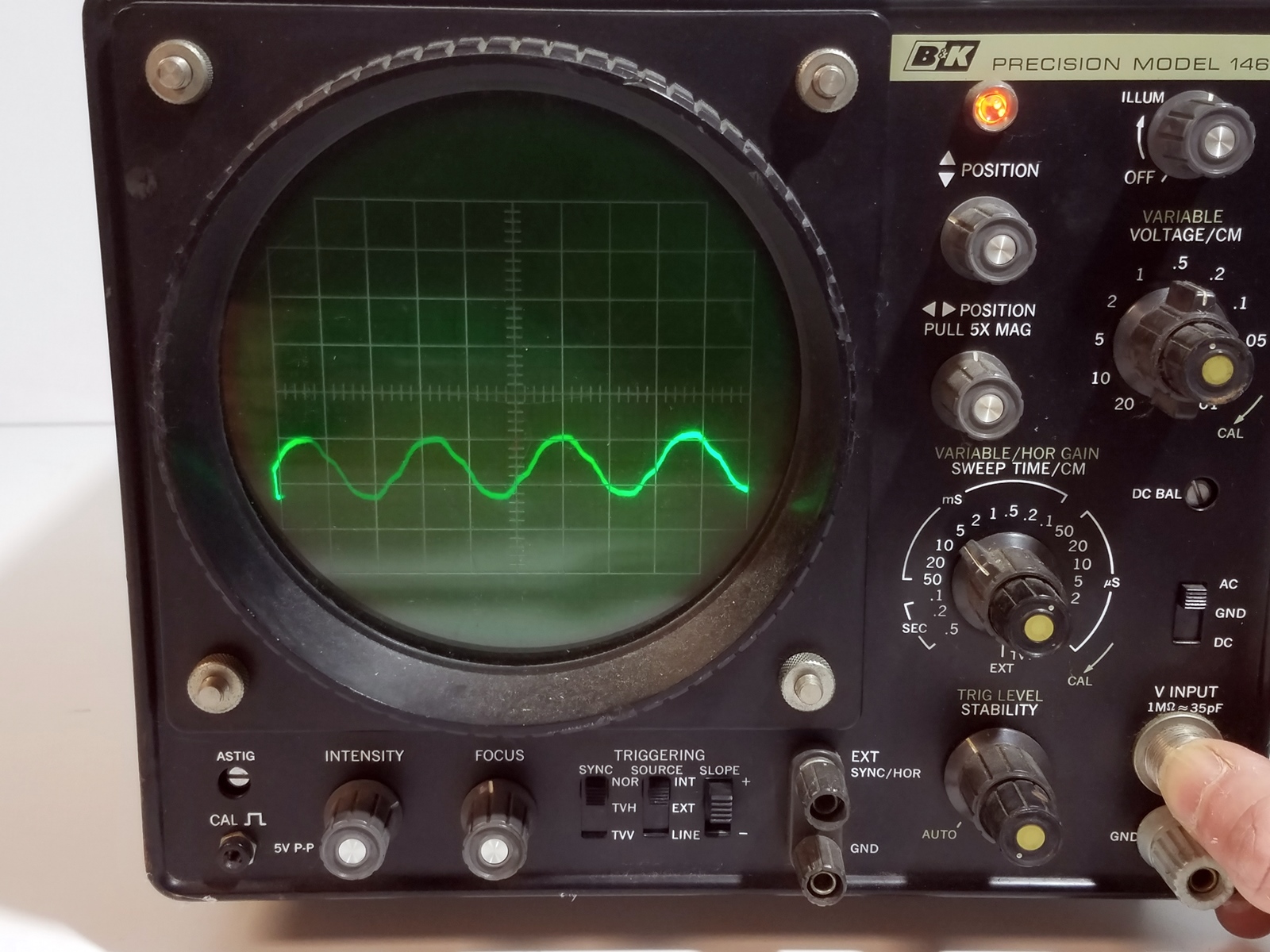 Vintage B & K Precision 1460 Oscilloscope: S/N 14569, Weight 21-lbs ...