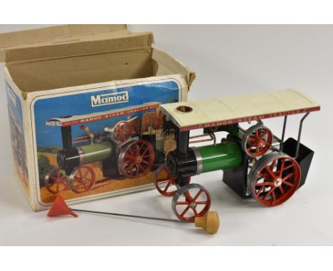 A Mamod T.E 1a Steam Traction Engine, boxed