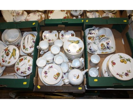 THREE TRAYS OF ROYAL WORCESTER EVESHAM TEA AND DINNER WARE TO INCLUDE TUREENS, DINING PLATES ETC