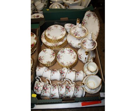 A TRAY OF ROYAL ALBERT COTTAGE GARDEN CHINA TO INCLUDE TEA AND COFFEE POTS, CUPS AND SAUCERS ETC. 