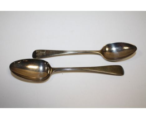 AN ANTIQUE HALLMARKED SILVER TEA SPOON TOGETHER WITH ANOTHER