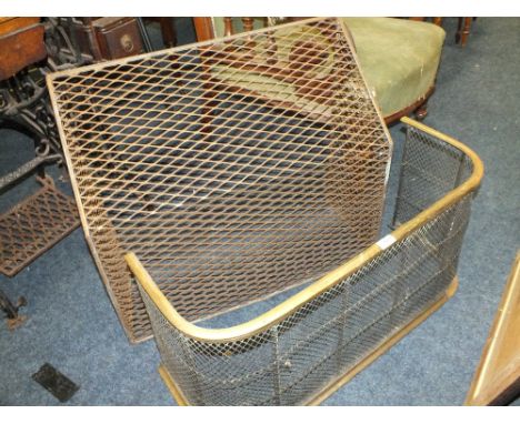 A VICTORIAN BRASS AND CAST CURVED FENDER W-82 CM TOGETHER WITH A FIREGUARD (2)