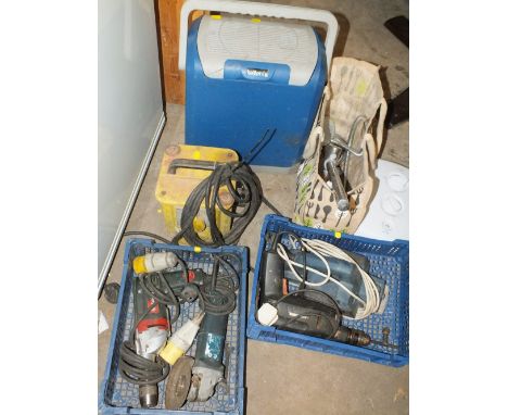 A SMALL SELECTION OF POWER TOOLS, TRANSFORMER, COOL BOX AND SHOWER FITTING