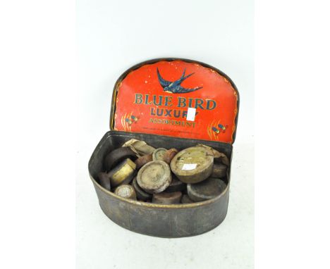 A set of measuring scale weights, 2lb and smaller