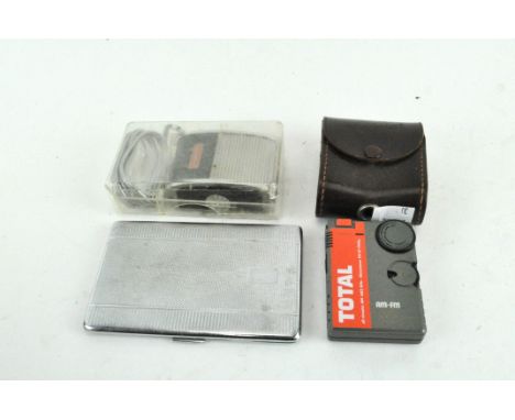 An Art Deco style cigarette case, Sixtomat light meter and a Total pocket radio (3)