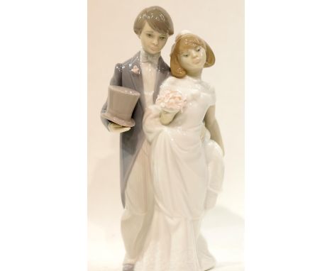 LLadro bride and groom. No damage. P&amp;P Group 3 (£25+VAT for the first lot and £5+VAT for subsequent lots) 