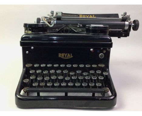 VINTAGE MANUAL TYPEWRITER, by Royal 