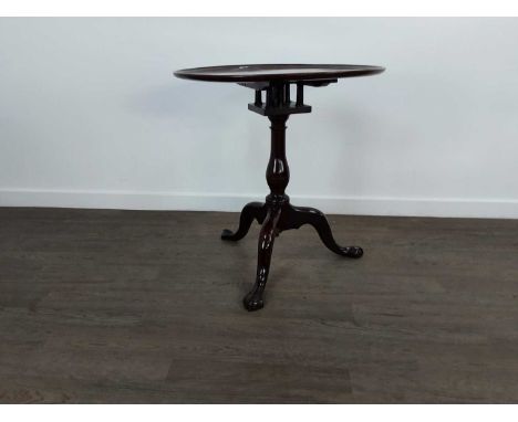 GEORGE III MAHOGANY CIRCULAR TEA TABLE, with bird cage action on tripod base72cm x 68cm 