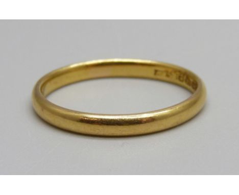 A 22ct gold ring, 3.3g, N 