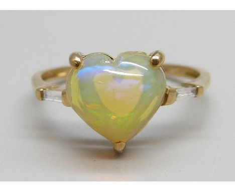 A 9ct gold, heart shaped Ethiopian opal ring, 2g, P 