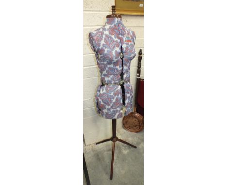 A Vintage Super Formella Couture adjustable dressmaker's mannequin.