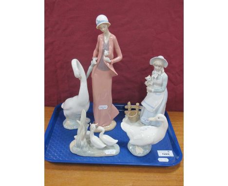 Four Nao Figures, along with one similar example includes Swan examples, etc.