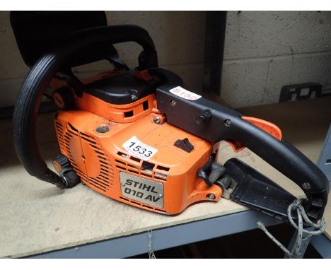 Stihl 010 AV petrol chainsaw. Not available for in-house P&amp;P, contact Paul O'Hea at Mailboxes on 01925 659133 