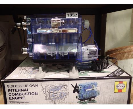 Haynes car engine model, complete, assembled, with box, working at lotting. Not available for in-house P&amp;P, contact Paul 