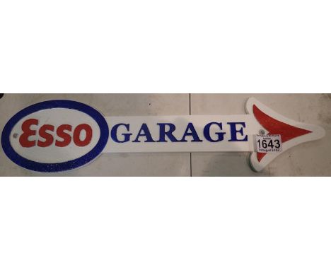 Cast iron Esso garage arrow sign, W: 45 cm. P&amp;P Group 3 (£25+VAT for the first lot and £5+VAT for subsequent lots) 