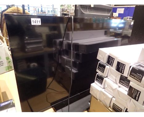 Panasonic TX40-JX85OB 40 inch LED TV, lacking remote. All electrical items in this lot have been PAT tested for safety and ha
