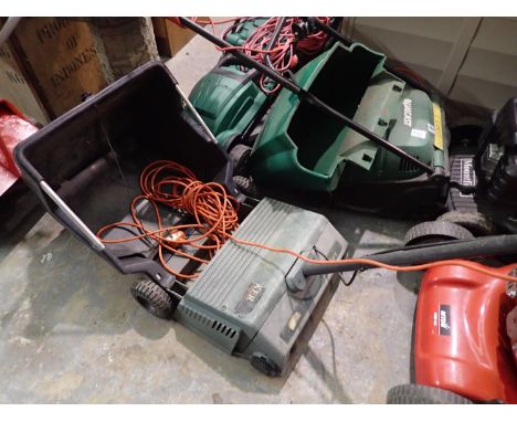 Parker Grass scarifier with box. All electrical items in this lot have been PAT tested for safety and have passed. This does 