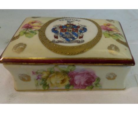 Antique ceramic Torquay souvenir trinket box, L: 80 mm. P&amp;P Group 1 (£14+VAT for the first lot and £1+VAT for subsequent 